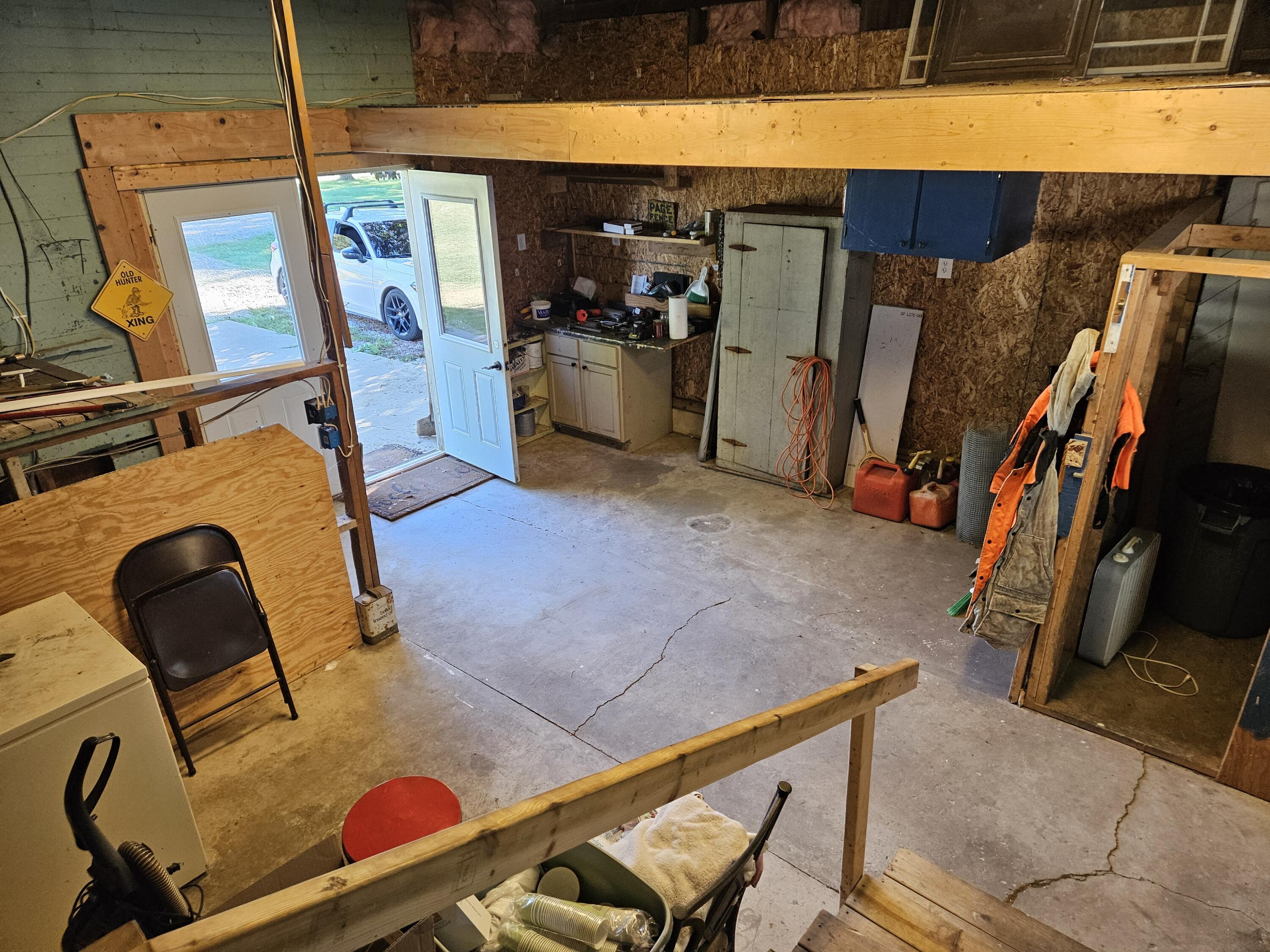 10900 South Meridian Road Hudson, MI 49247 - Photo 9 of 28 entrance/mud room