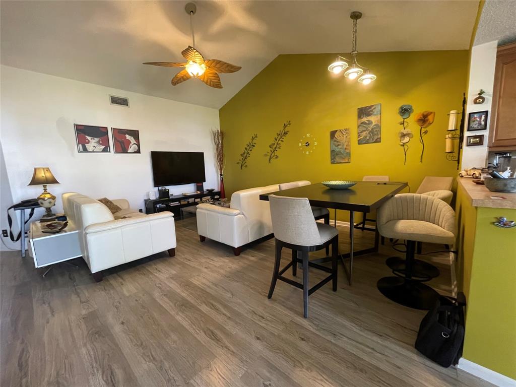 6711 Via Regina Boca Raton, FL 33433 - Photo 13 of 27