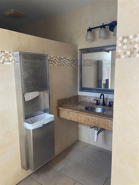 6711 Via Regina Boca Raton, FL 33433 - Photo 26 of 27 pool bathroom