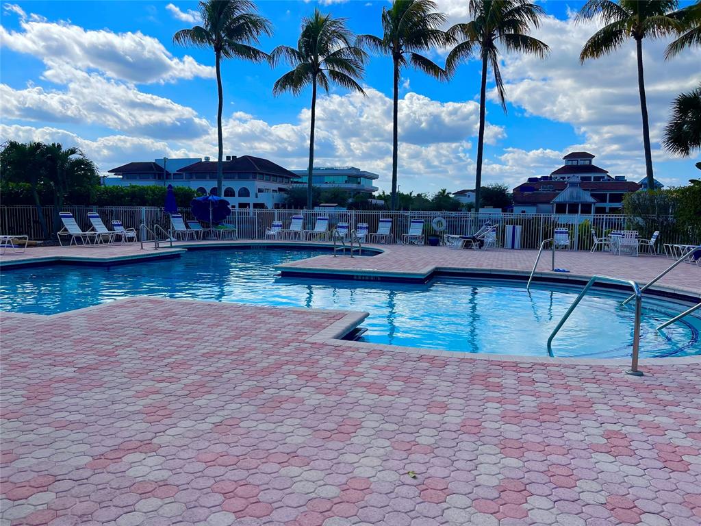 6711 Via Regina Boca Raton, FL 33433 - Photo 4 of 27