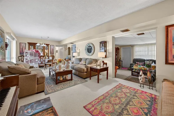 $1,800,000 | 9401 Southwest 97th Avenue, Miami, FL 33176