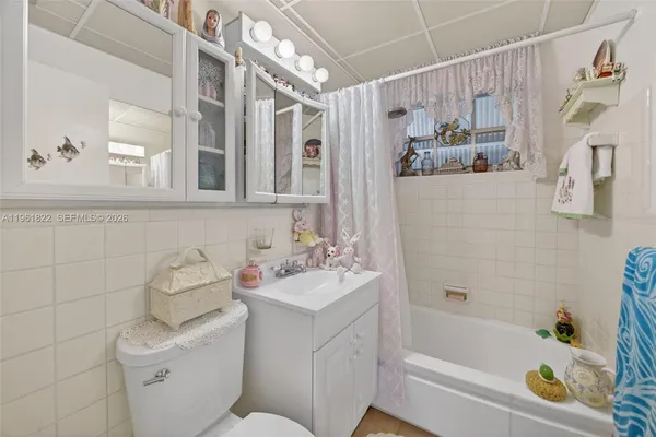 $1,800,000 | 9401 Southwest 97th Avenue, Miami, FL 33176