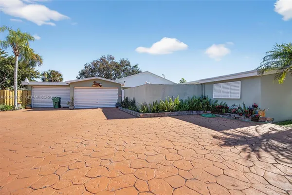 $1,800,000 | 9401 Southwest 97th Avenue, Miami, FL 33176