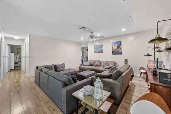 $1,800,000 | 9401 Southwest 97th Avenue, Miami, FL 33176