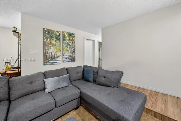 $1,800,000 | 9401 Southwest 97th Avenue, Miami, FL 33176