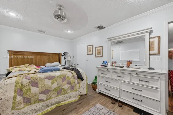 $1,800,000 | 9401 Southwest 97th Avenue, Miami, FL 33176