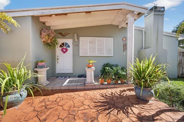 $1,800,000 | 9401 Southwest 97th Avenue, Miami, FL 33176