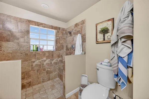$1,800,000 | 9401 Southwest 97th Avenue, Miami, FL 33176