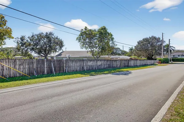 $1,800,000 | 9401 Southwest 97th Avenue, Miami, FL 33176