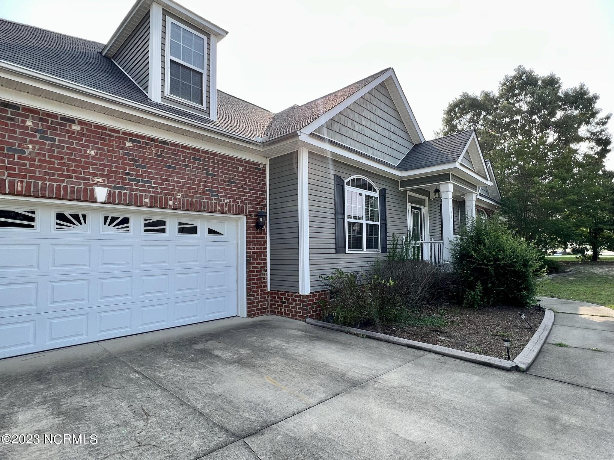 206 Sandy Springs Road Aberdeen, NC 28315 - Photo 4 of 47 Gallery Image 4