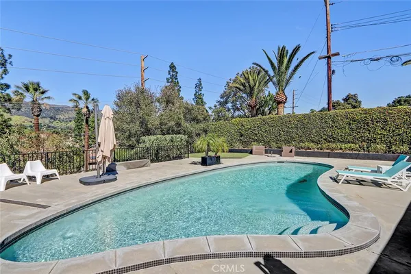 a view of a house with outdoor space