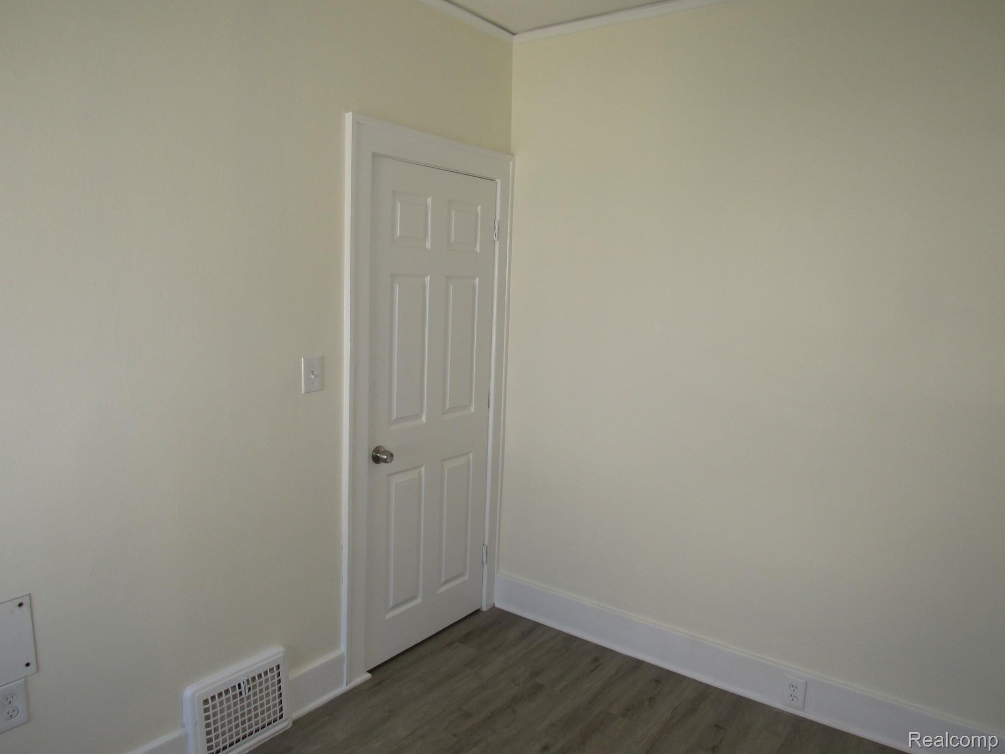 23012 Rausch Avenue Eastpointe, MI 48021 - Photo 33 of 52 23012 ROUSCH EASTPOINTE (165).JPG