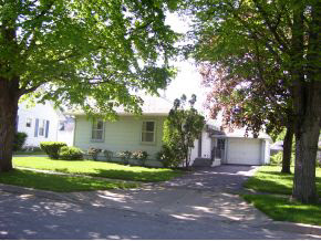 215 East 10th Street Rochester, IN 46975 - Photo 1 of 2