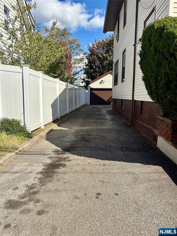 28 Arlington Avenue Paterson, NJ 07502 - Photo 3 of 25