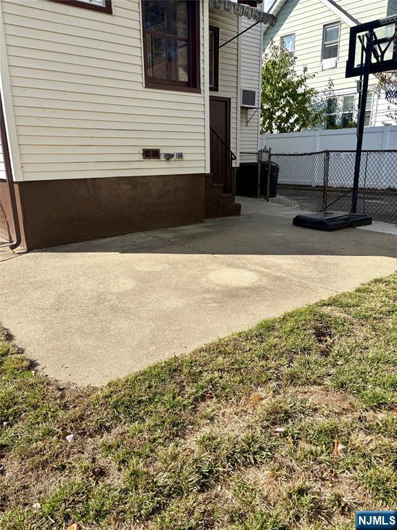 28 Arlington Avenue Paterson, NJ 07502 - Photo 7 of 25