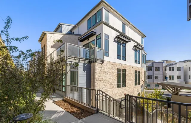 $1,763,079 | 2425 Willow Way, San Mateo, CA 94403