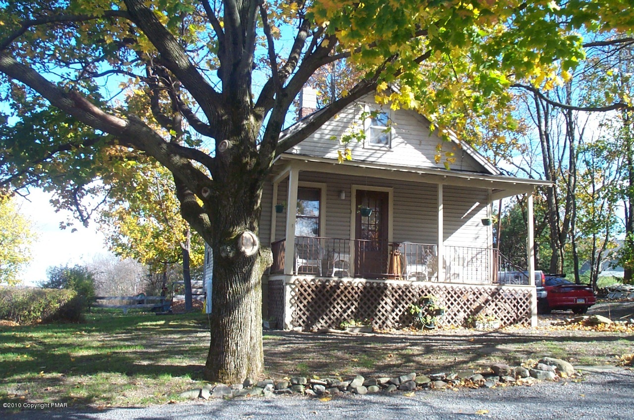 4016 Neyhart Road Stroudsburg, PA 18360 - Photo 1 of 2 Front