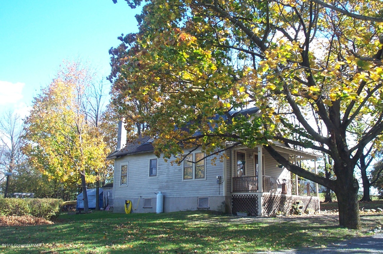 4016 Neyhart Road Stroudsburg, PA 18360 - Photo 2 of 2 Side