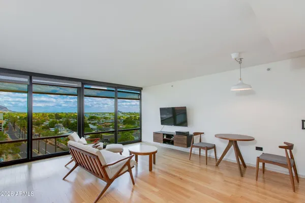 $390,000 | 4808 North 24th Street, Unit 806, Phoenix, AZ 85016