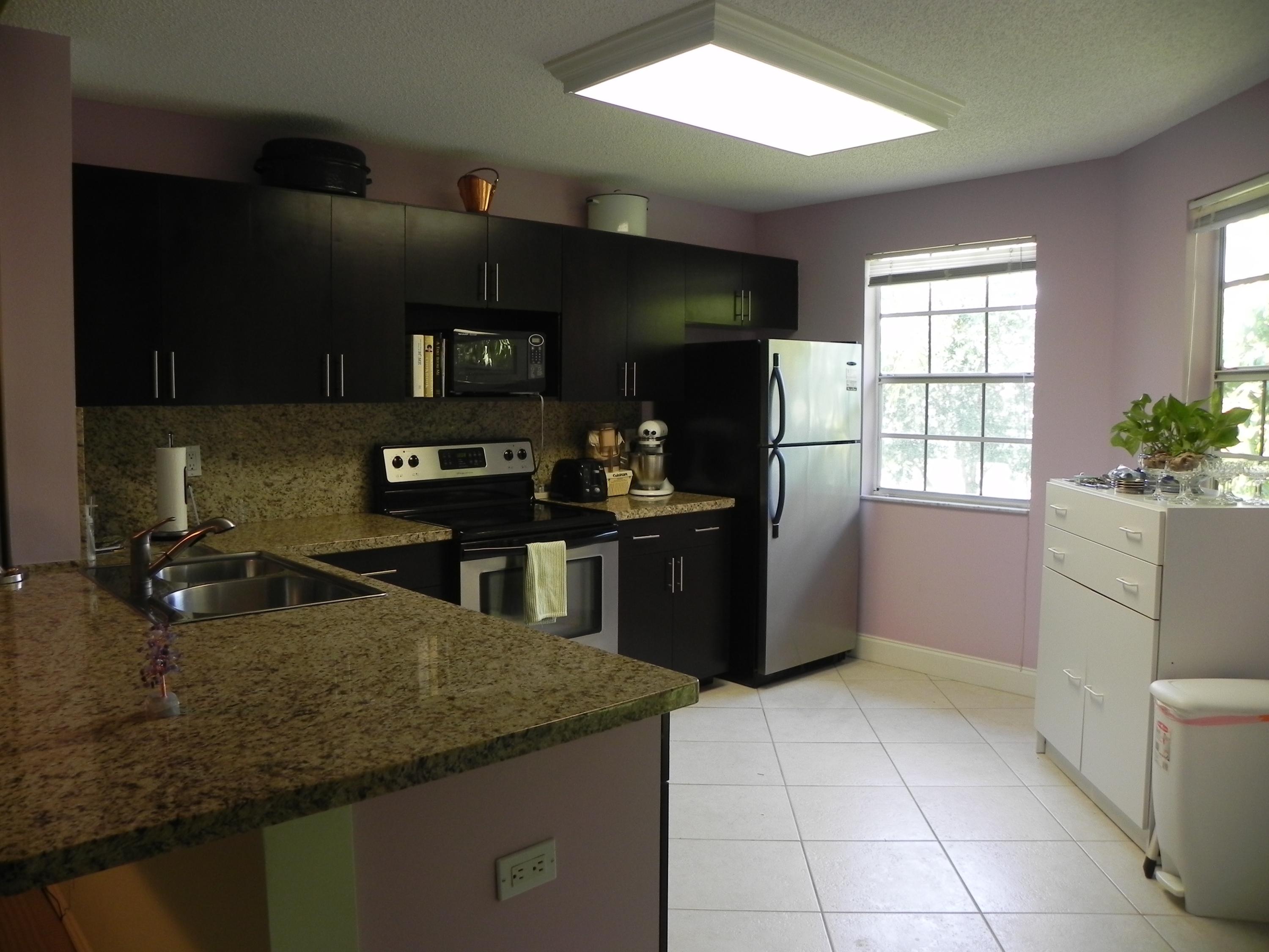 6536 Via Regina, Unit 6536 Boca Raton, FL 33433 - Photo 4 of 21 DSCN8083