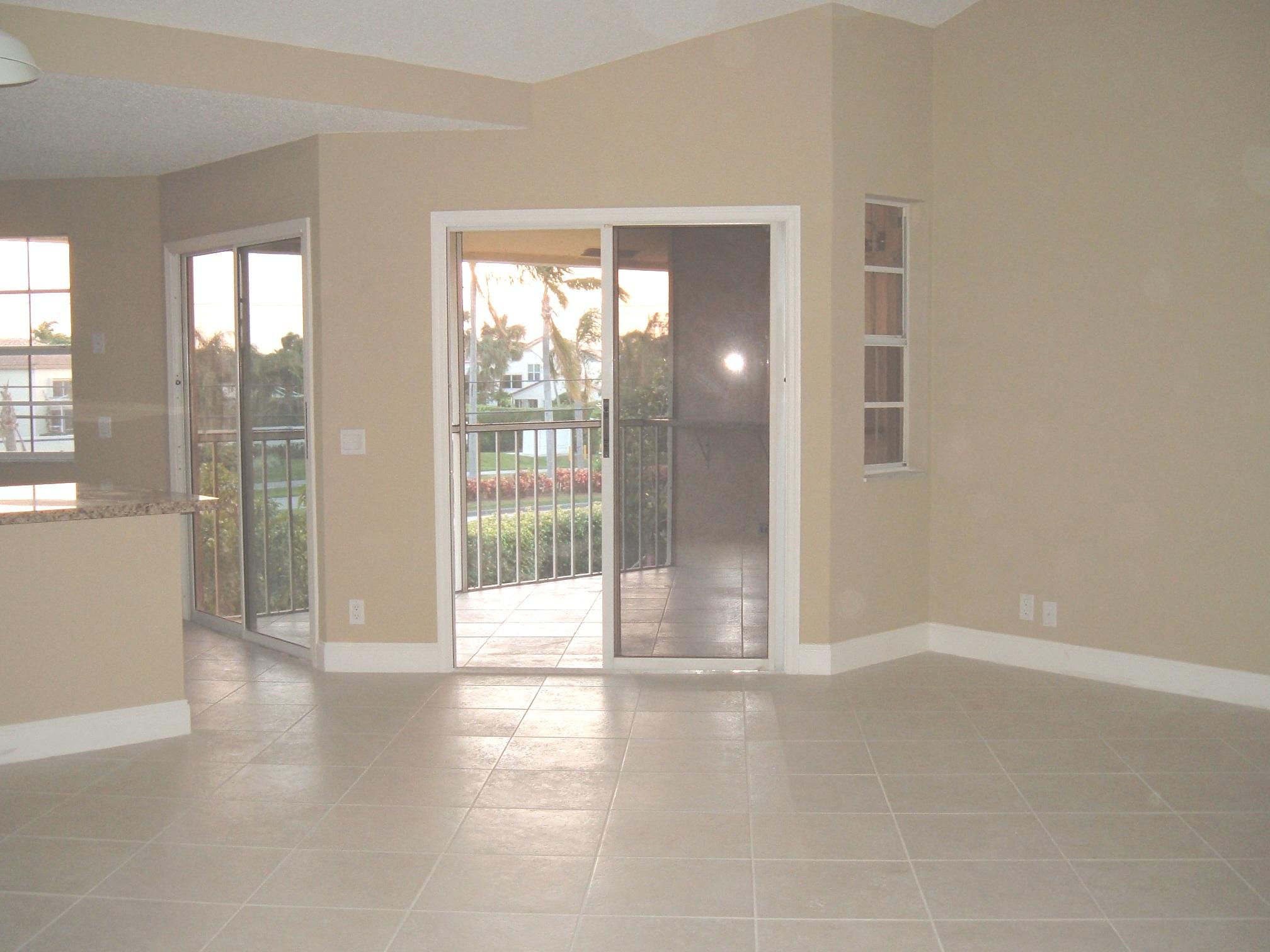 6536 Via Regina, Unit 6536 Boca Raton, FL 33433 - Photo 6 of 21 Living Room