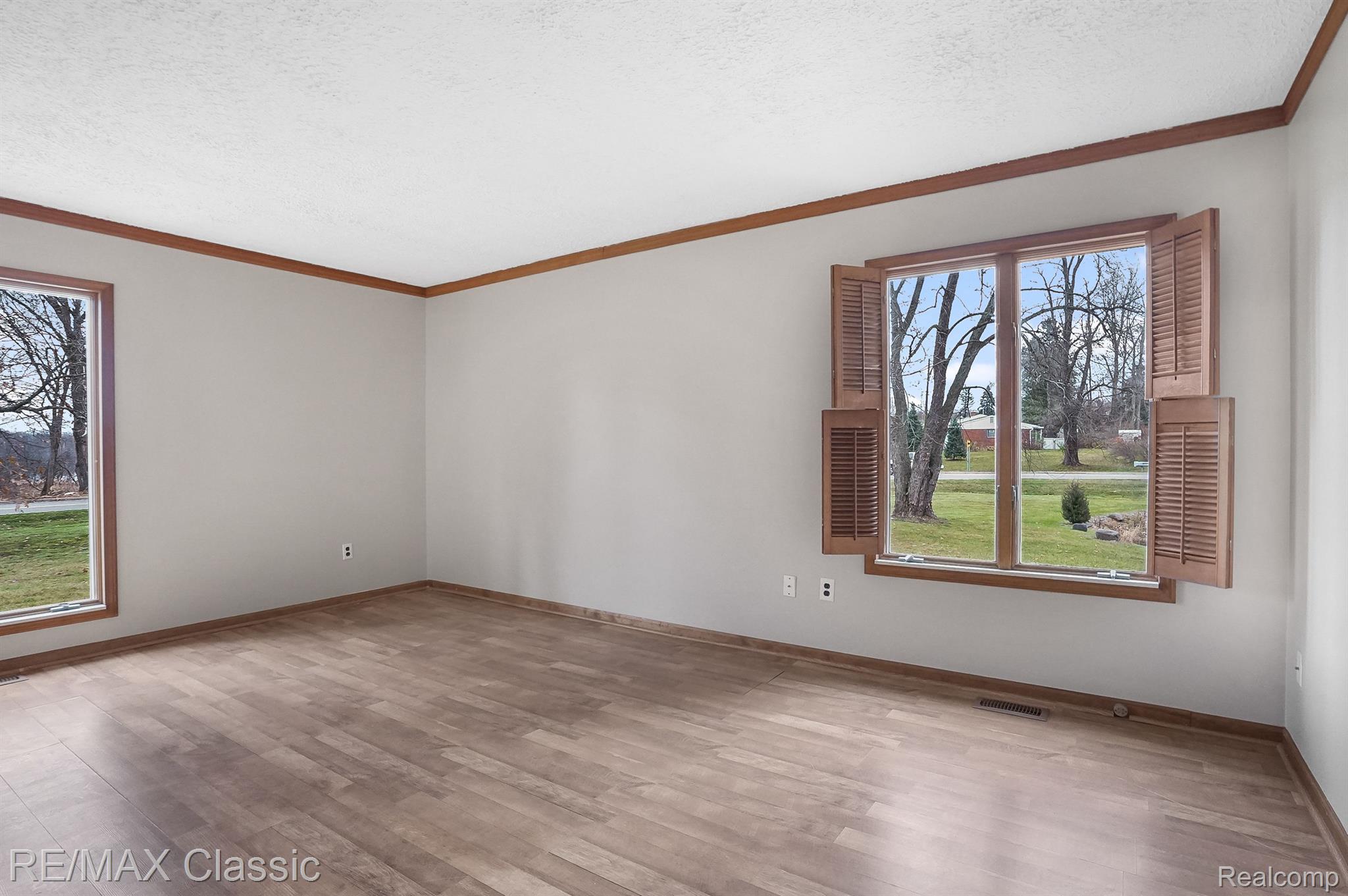 2011 Decker Road Walled Lake, MI 48390 - Photo 15 of 37 Gallery Image 15