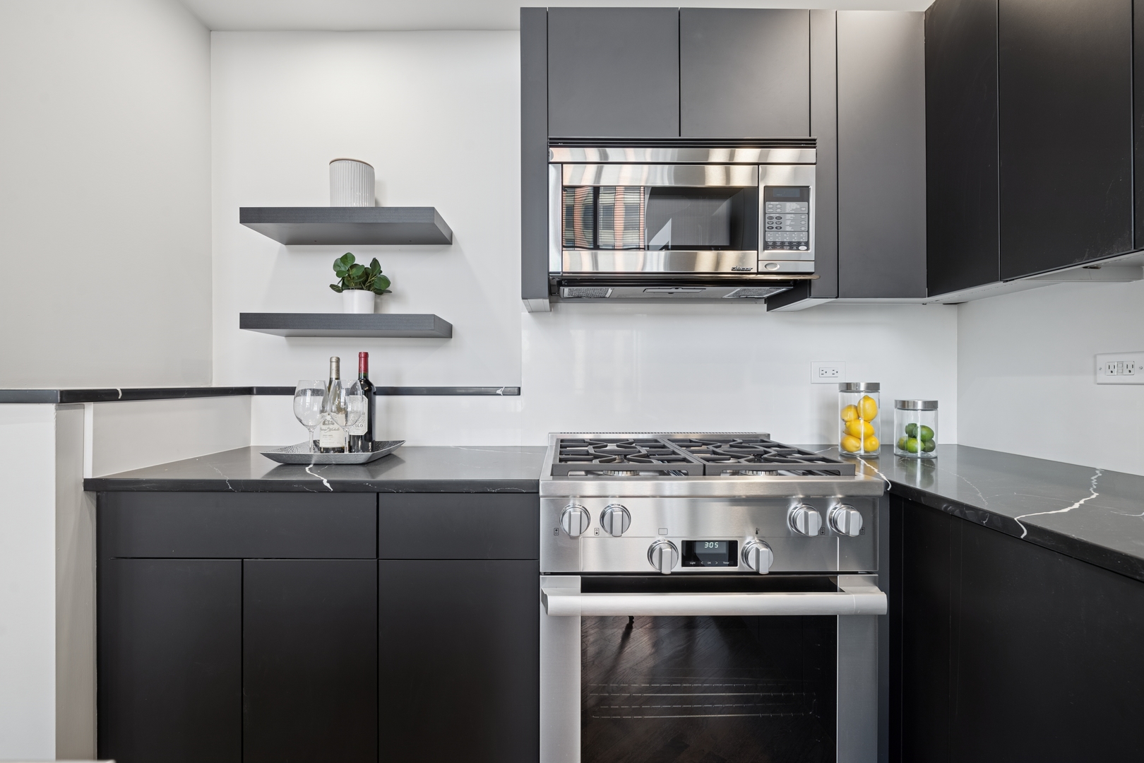 616 West Fulton Street, Unit 703 Chicago, IL 60661 - Photo 16 of 33