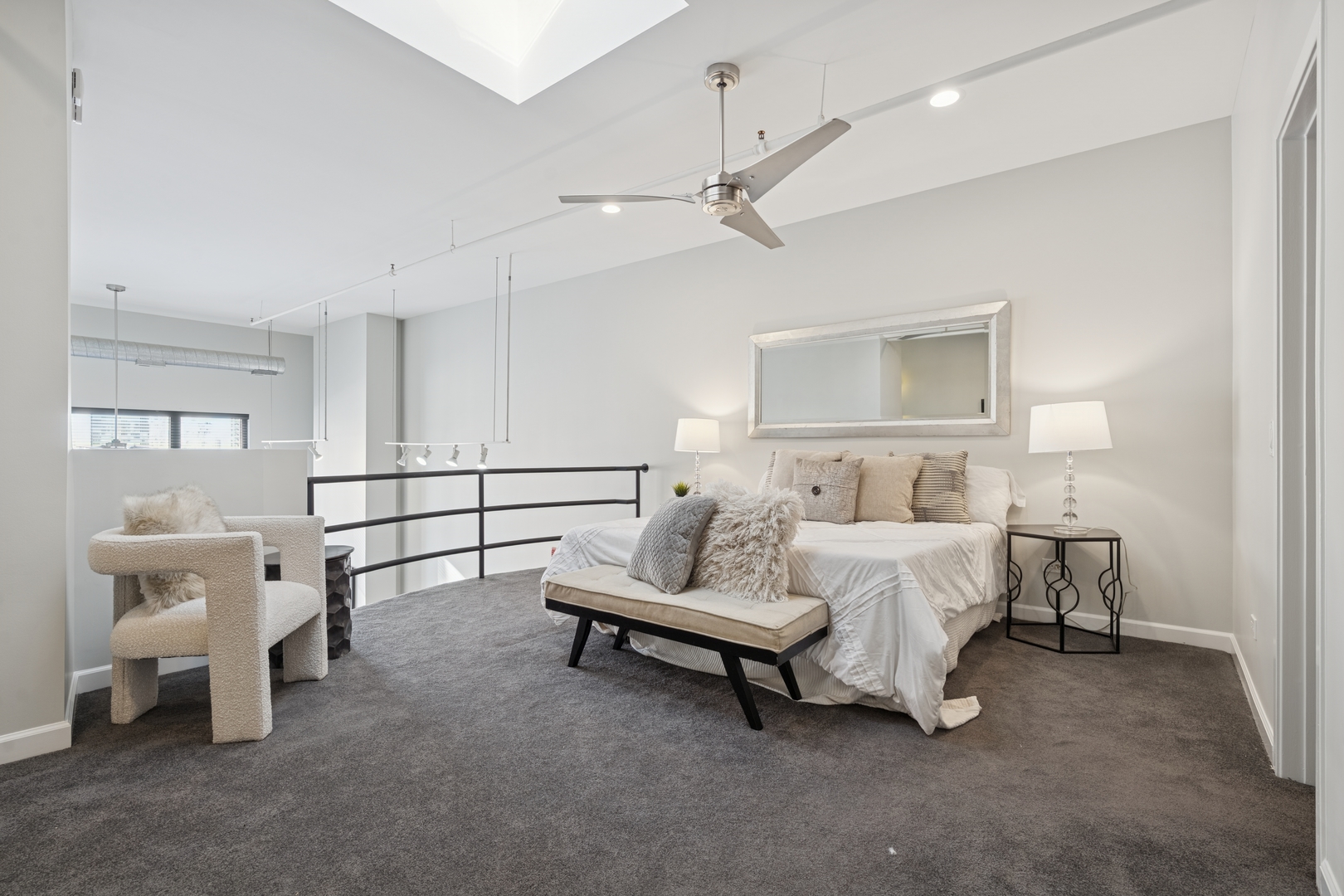 616 West Fulton Street, Unit 703 Chicago, IL 60661 - Photo 18 of 33