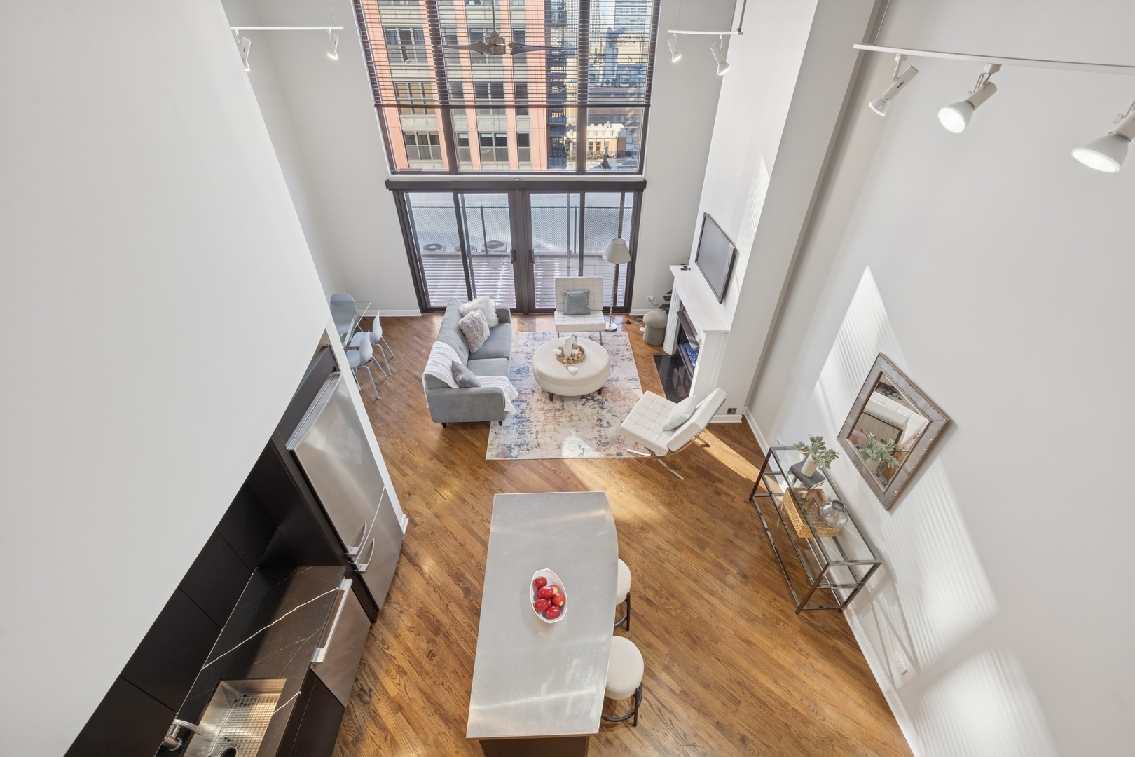 616 West Fulton Street, Unit 703 Chicago, IL 60661 - Photo 2 of 33