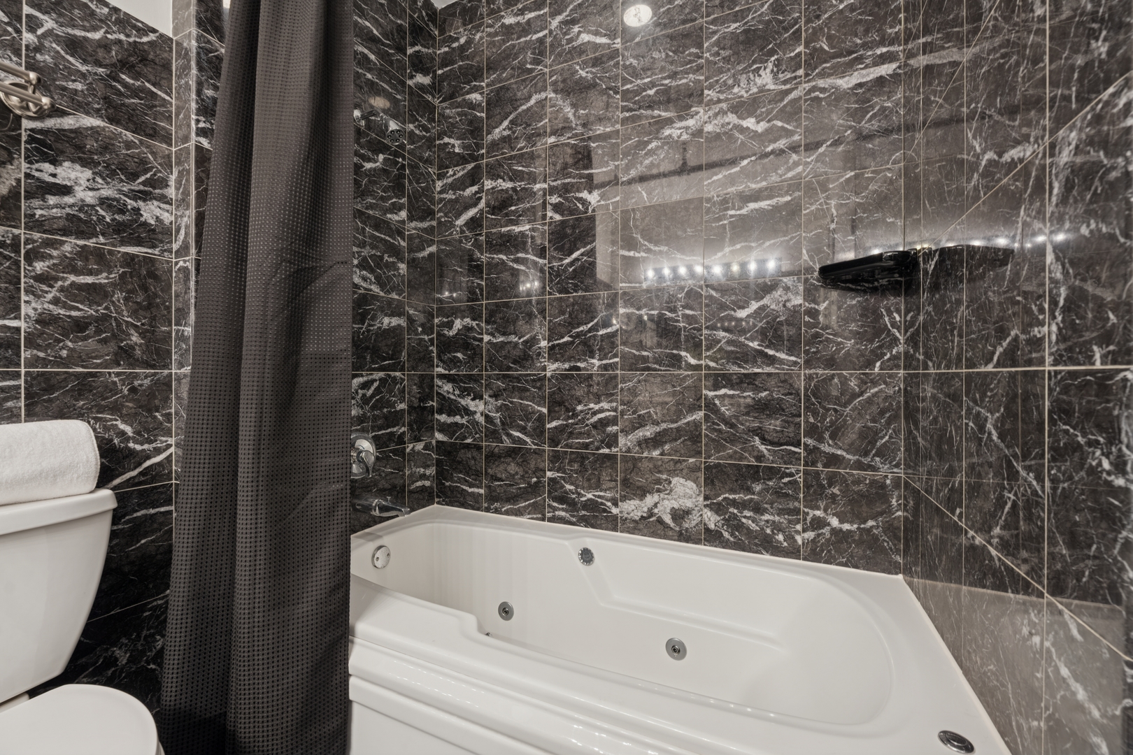 616 West Fulton Street, Unit 703 Chicago, IL 60661 - Photo 23 of 33