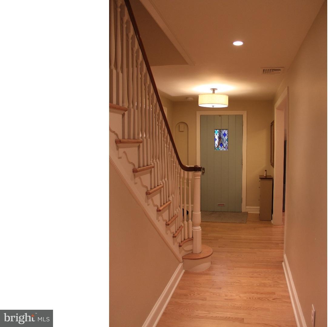 323 Wister Road Wynnewood, PA 19096 - Photo 4 of 10 Hallway