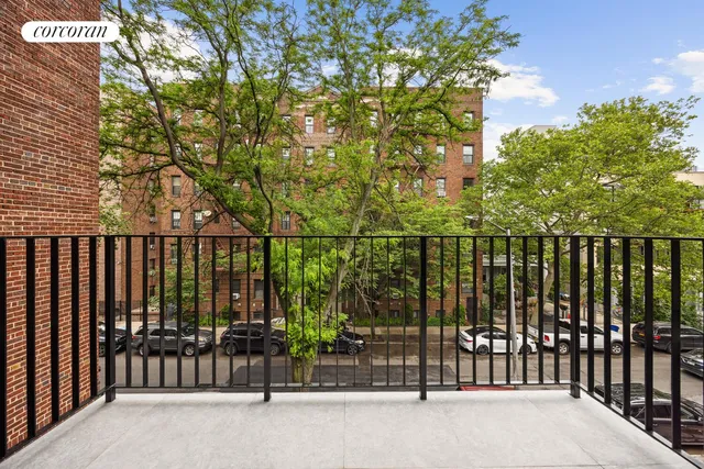 $795,000 | 184 Hawthorne Street, Unit 2A | Prospect Lefferts Gardens