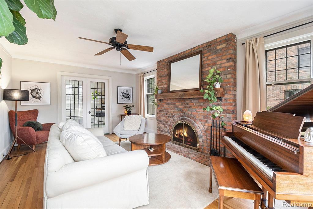 1332 Bedford Road Grosse Pointe Park, MI 48230 - Photo 10 of 39