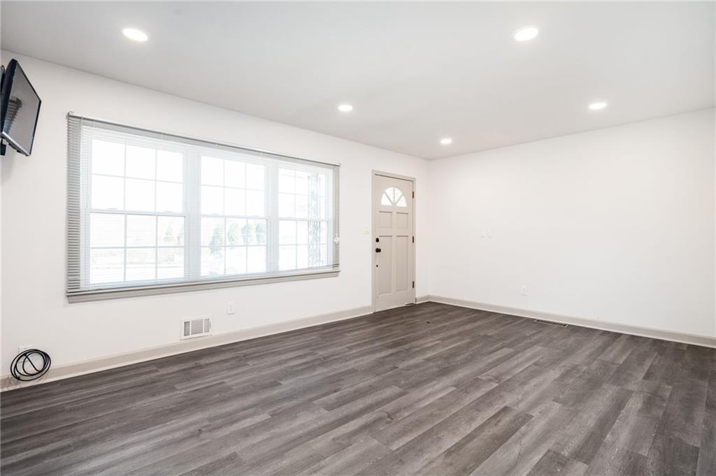 6360 Mableton Parkway Southwest Mableton, GA 30126 - Photo 5 of 23