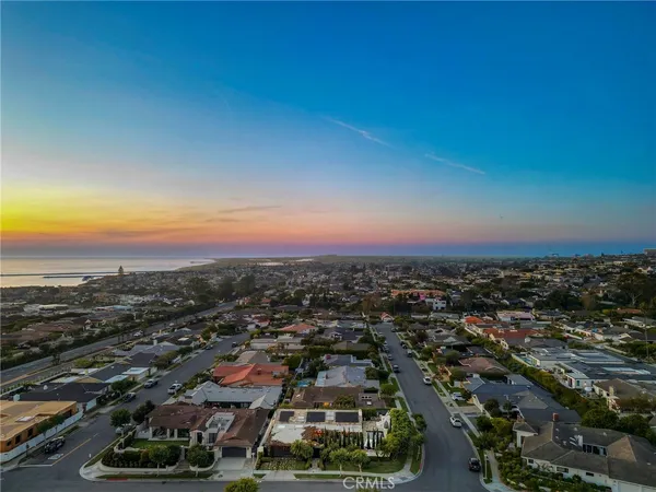 an aerial view of multiple house