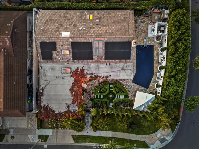 an outdoor space with plants