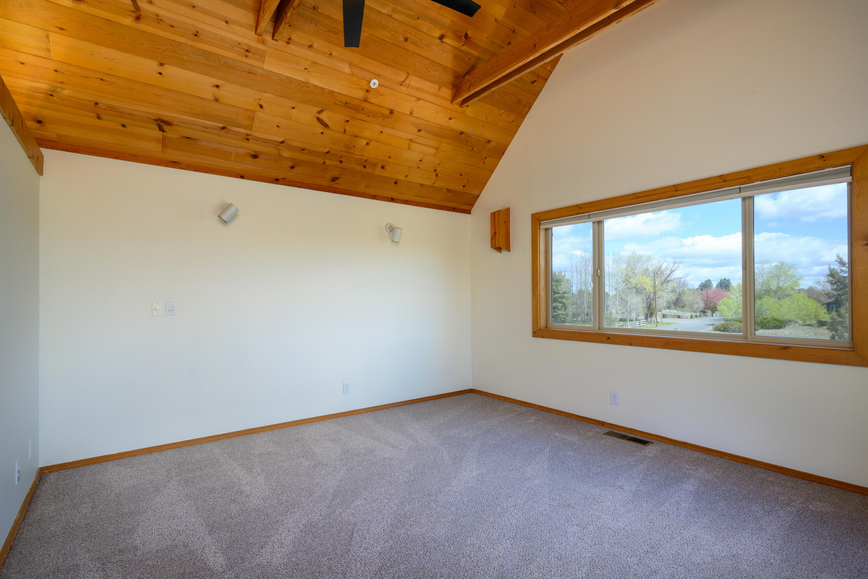 61830 Dobbin Road Bend, OR 97702 - Photo 32 of 76 20 Dobbin Interiors_resize
