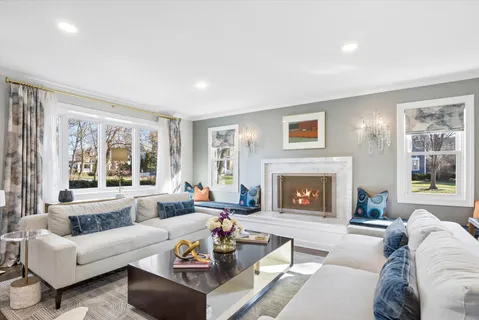 $1,490,000 | 606 West Franklin Street, Wheaton, IL 60187