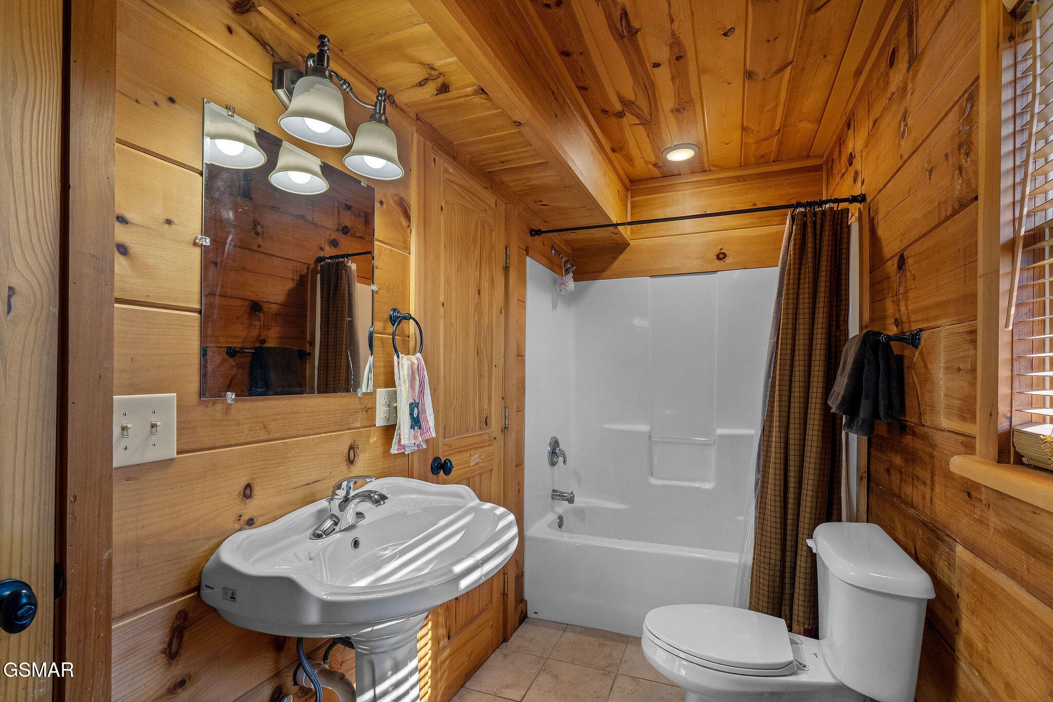 2445 Sunset Road Sevierville, TN 37862 - Photo 17 of 68 Gallery Image 17