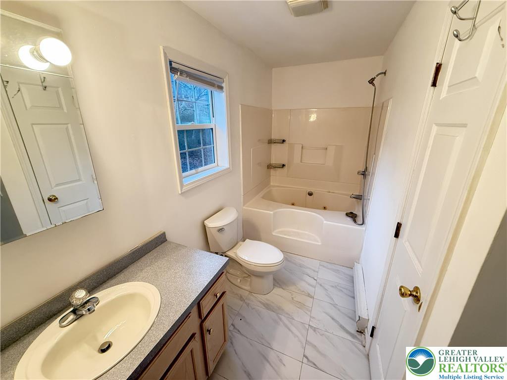 6486 Decker Road Bushkill, PA 18324 - Photo 15 of 52