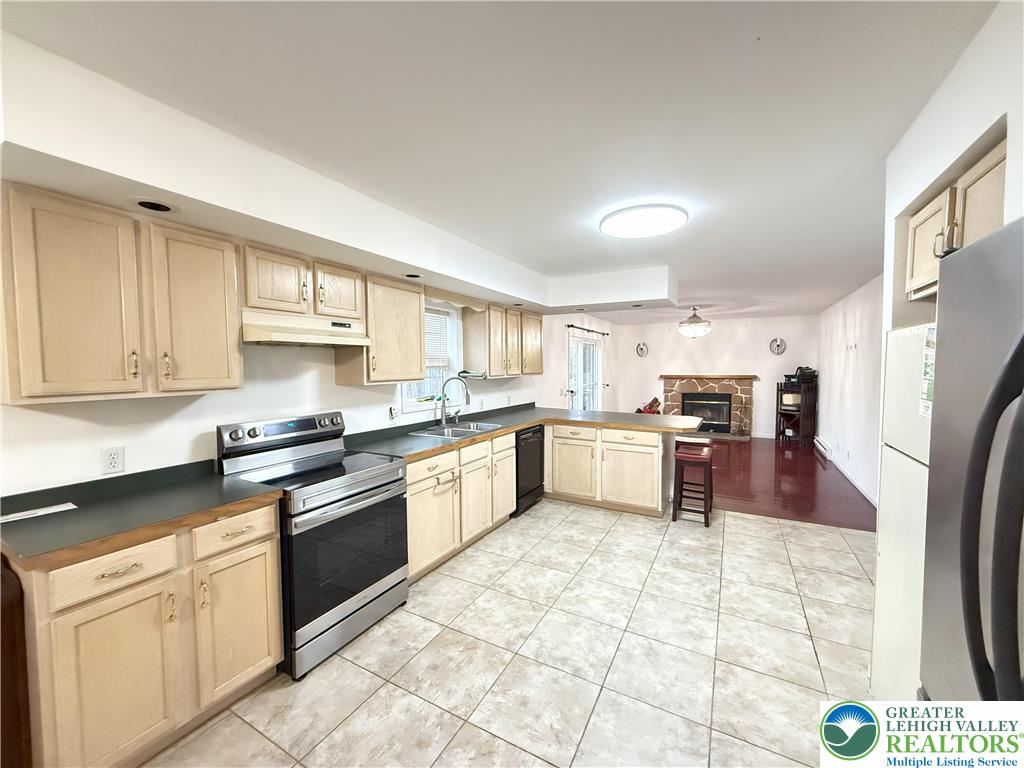 6486 Decker Road Bushkill, PA 18324 - Photo 5 of 52