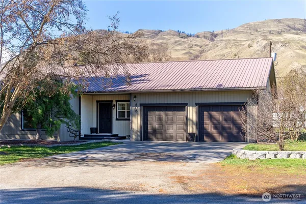 $359,000 | 608 Golden Street, Oroville, WA 98844