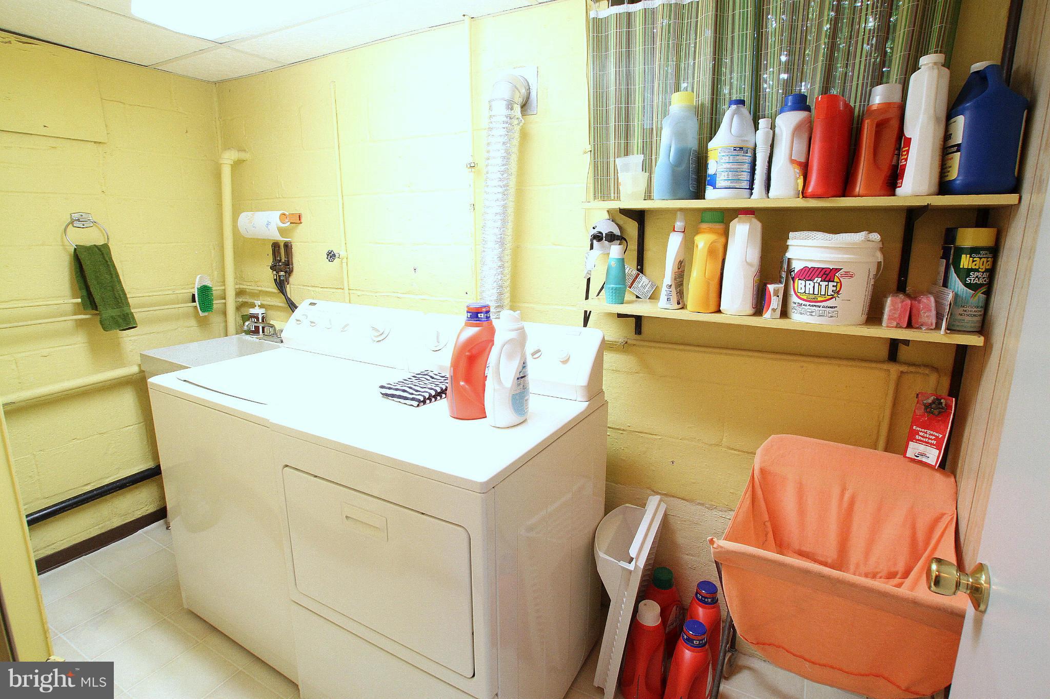 2401 Diana Road Baltimore, MD 21209 - Photo 15 of 15 Laundry Room