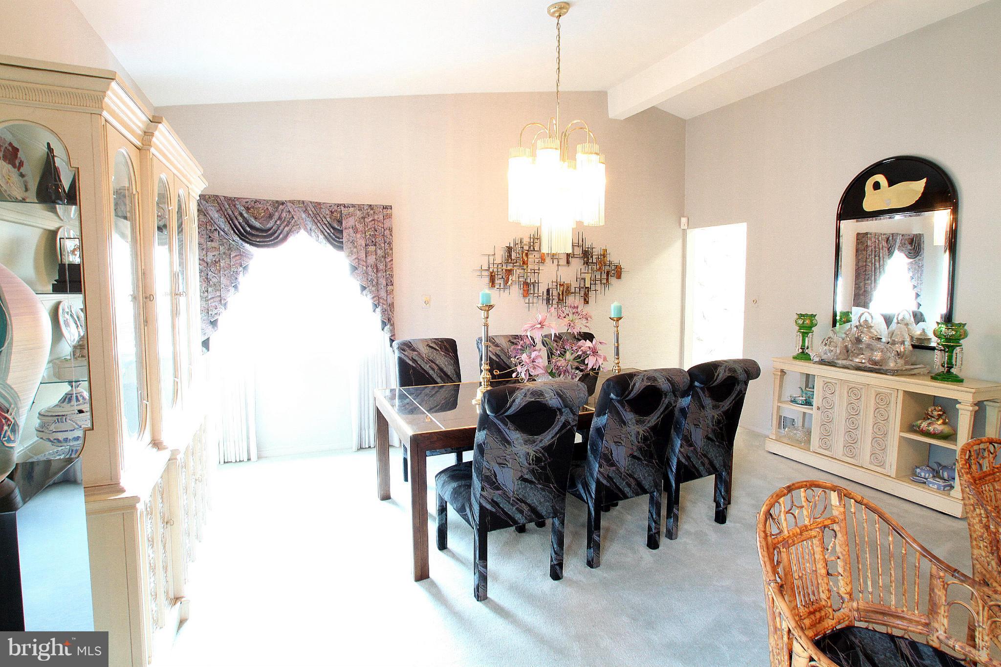 2401 Diana Road Baltimore, MD 21209 - Photo 5 of 15 Dining Room