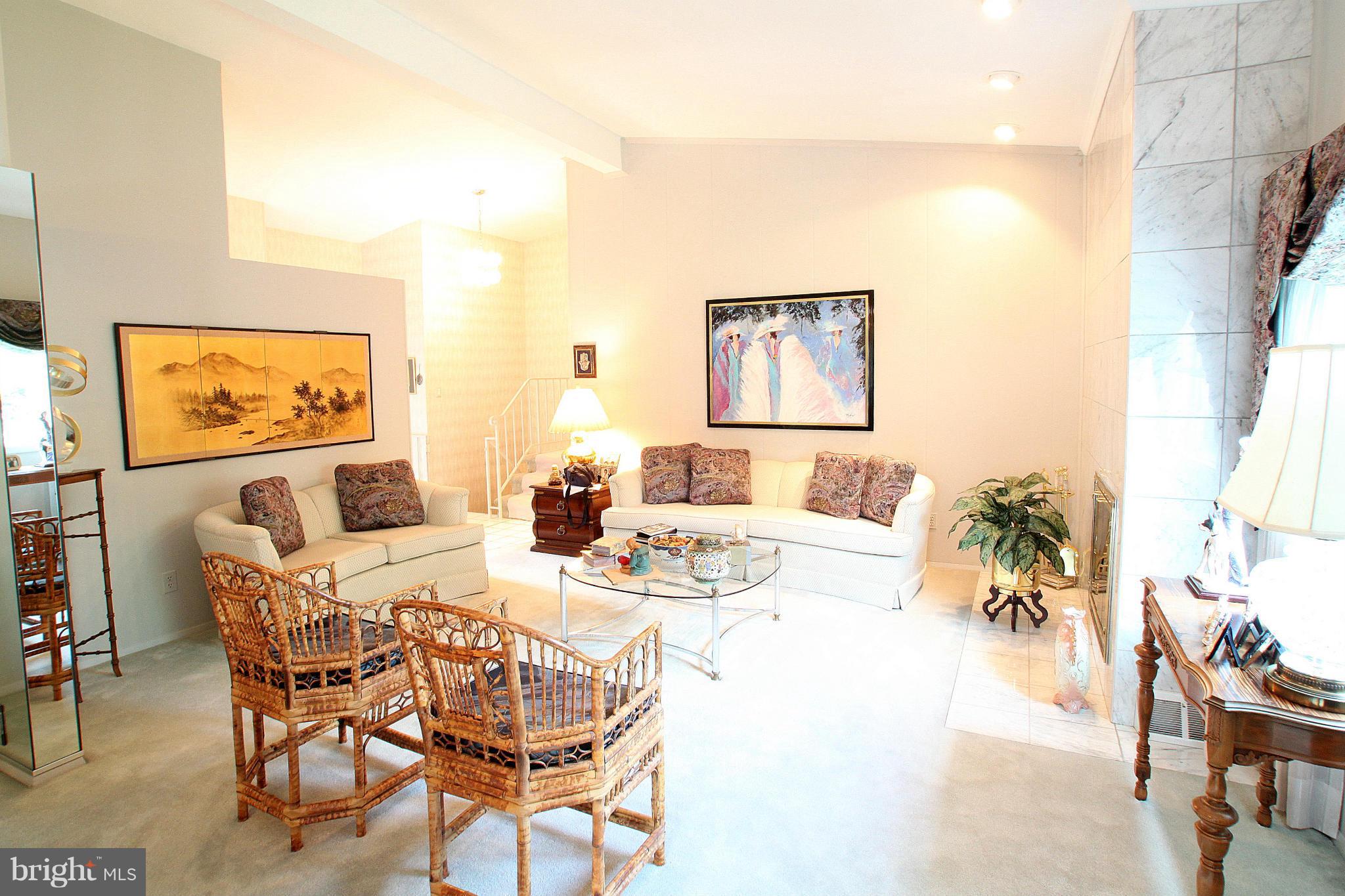 2401 Diana Road Baltimore, MD 21209 - Photo 6 of 15 Living Room