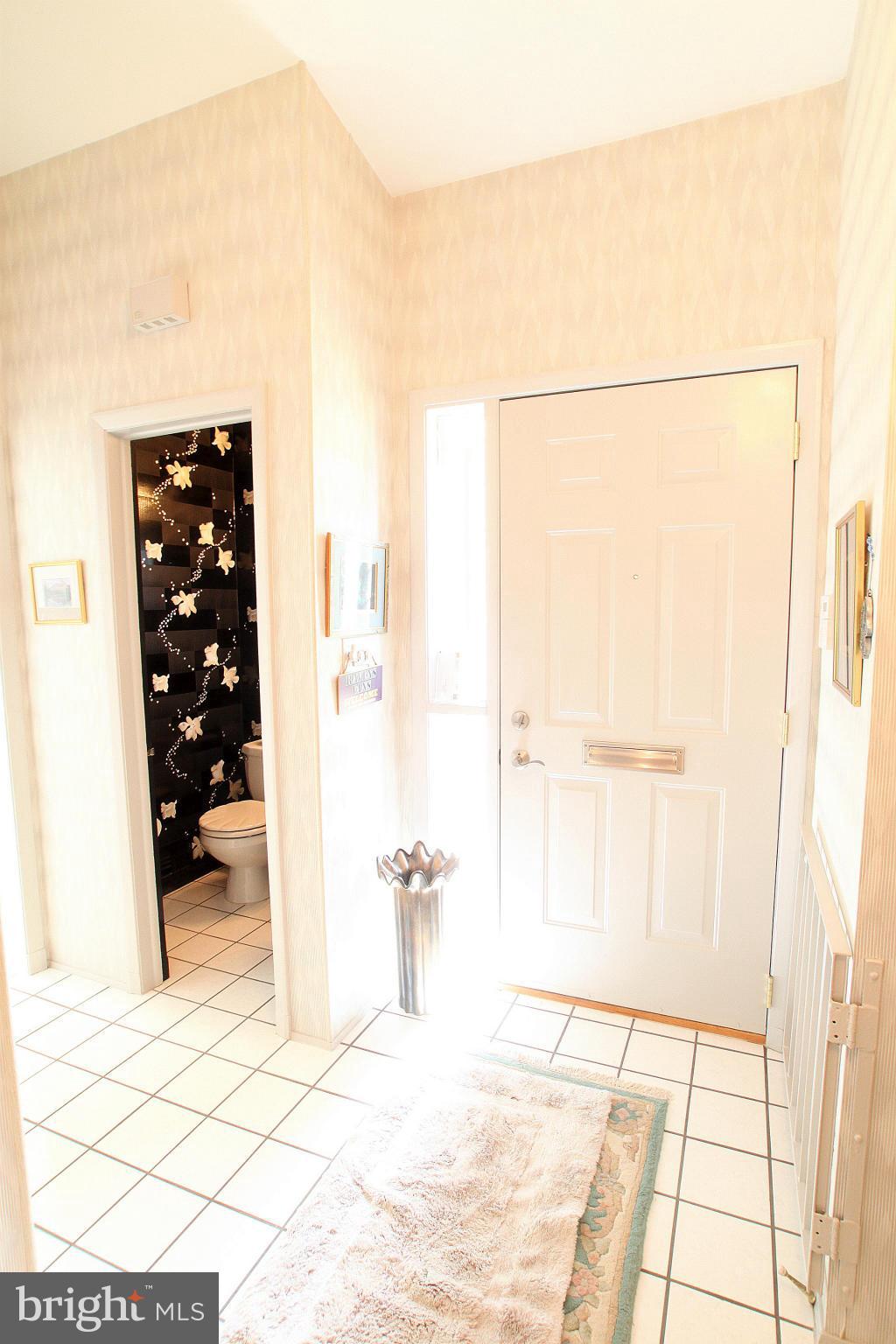 2401 Diana Road Baltimore, MD 21209 - Photo 9 of 15 Foyer