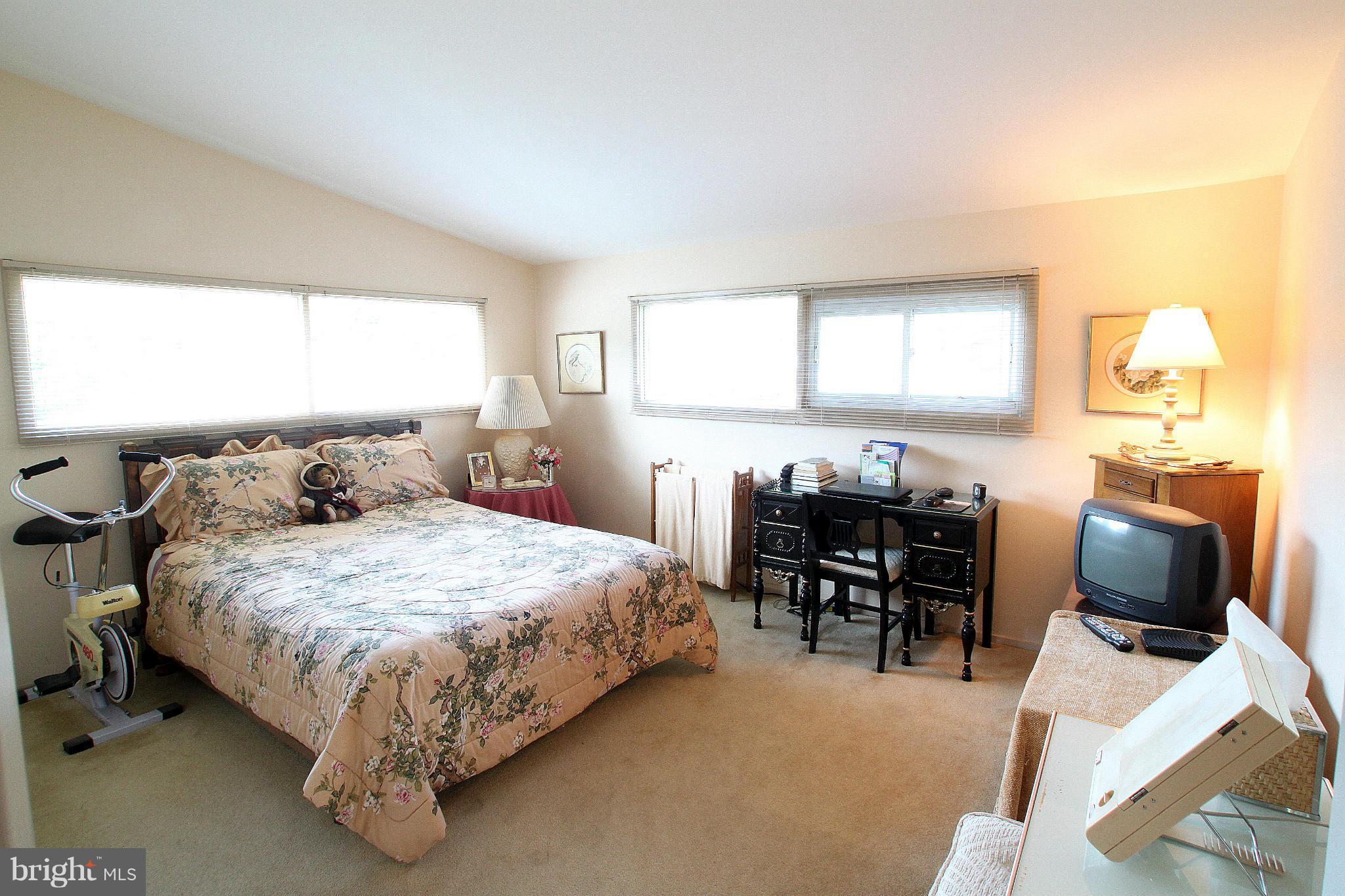 2401 Diana Road Baltimore, MD 21209 - Photo 10 of 15 Bedroom