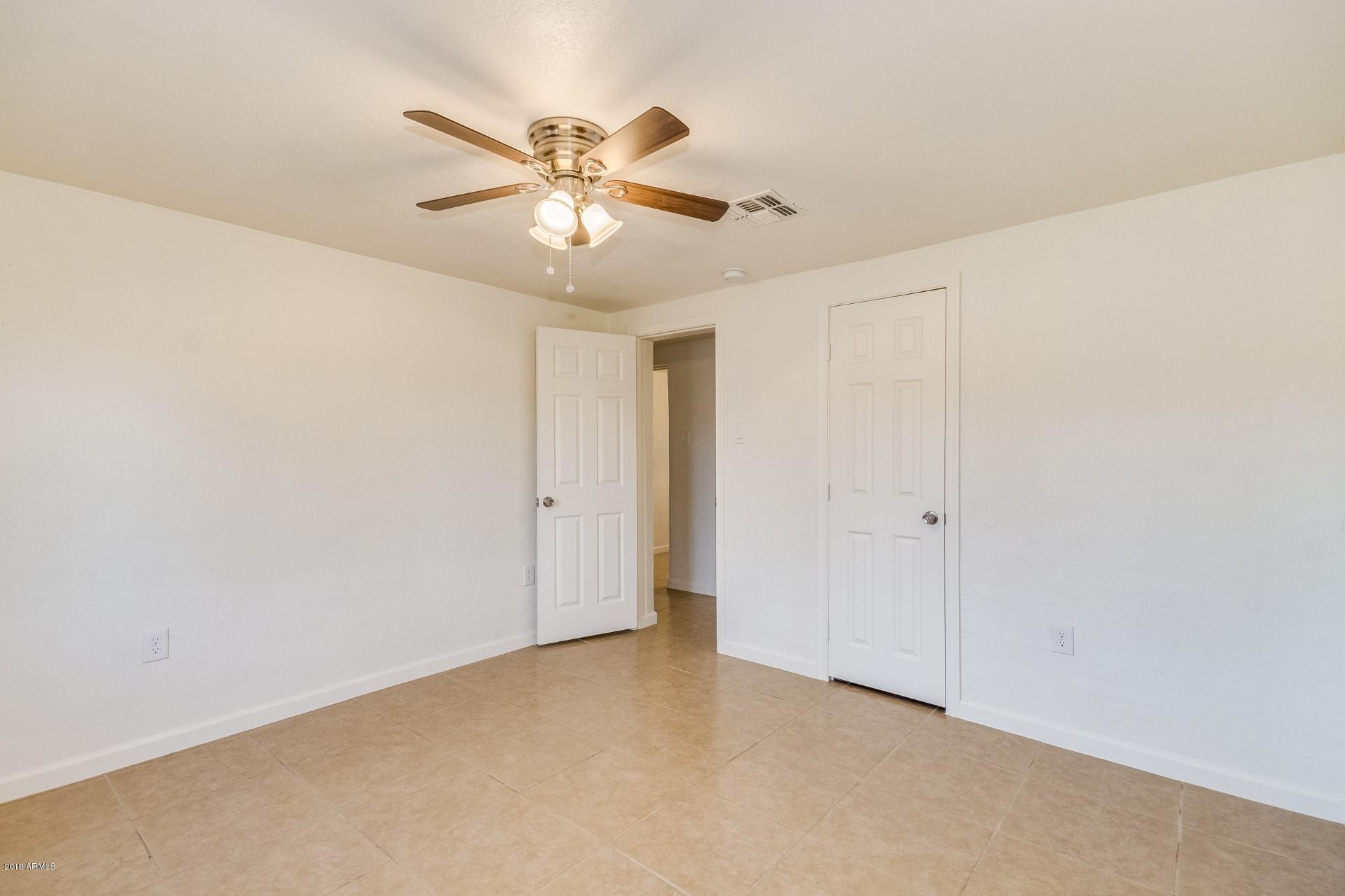 3115 West Almeria Road Phoenix, AZ 85009 - Photo 13 of 20 0014-Almeria (13)