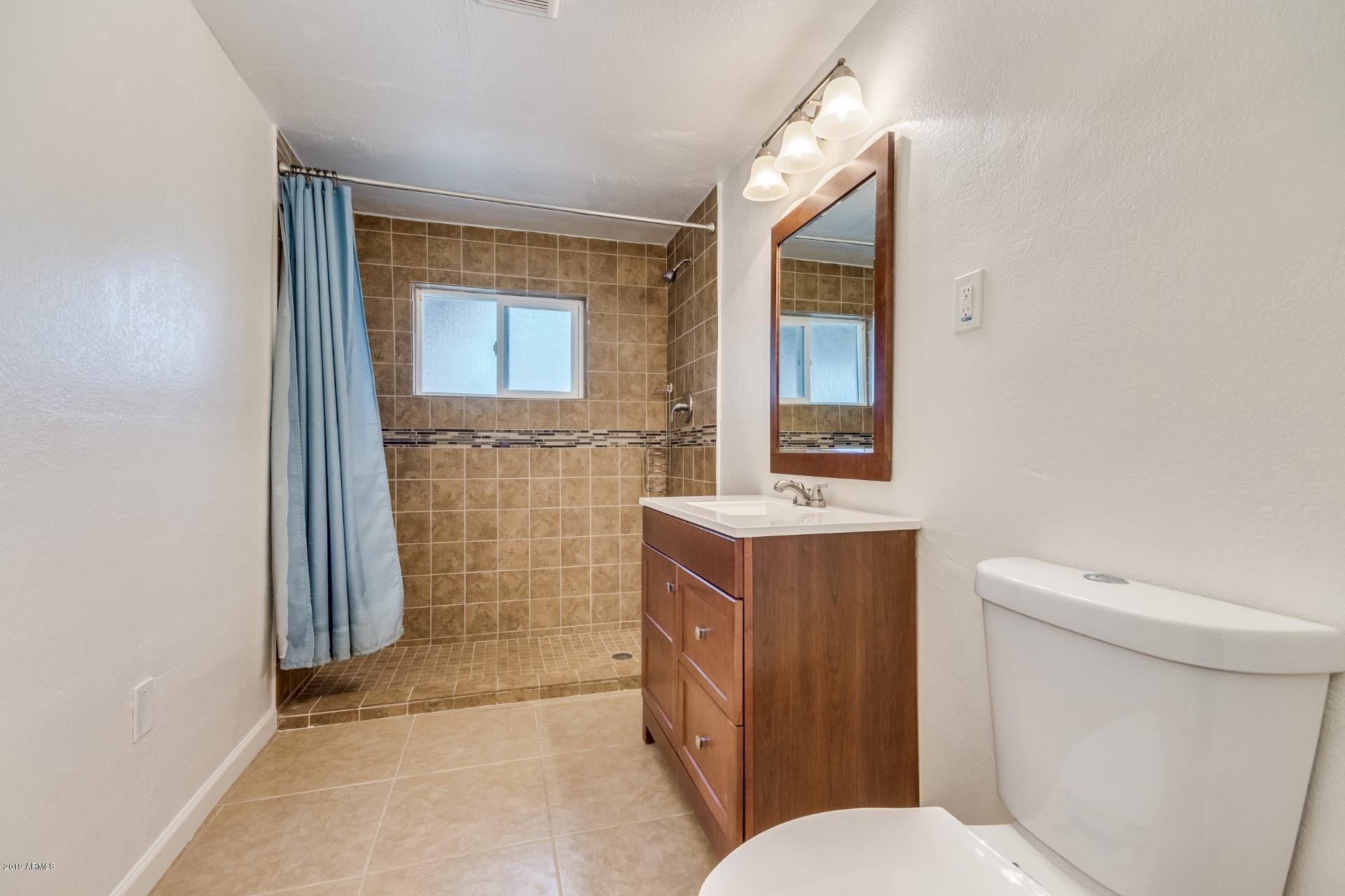 3115 West Almeria Road Phoenix, AZ 85009 - Photo 15 of 20 0016-Almeria (15)
