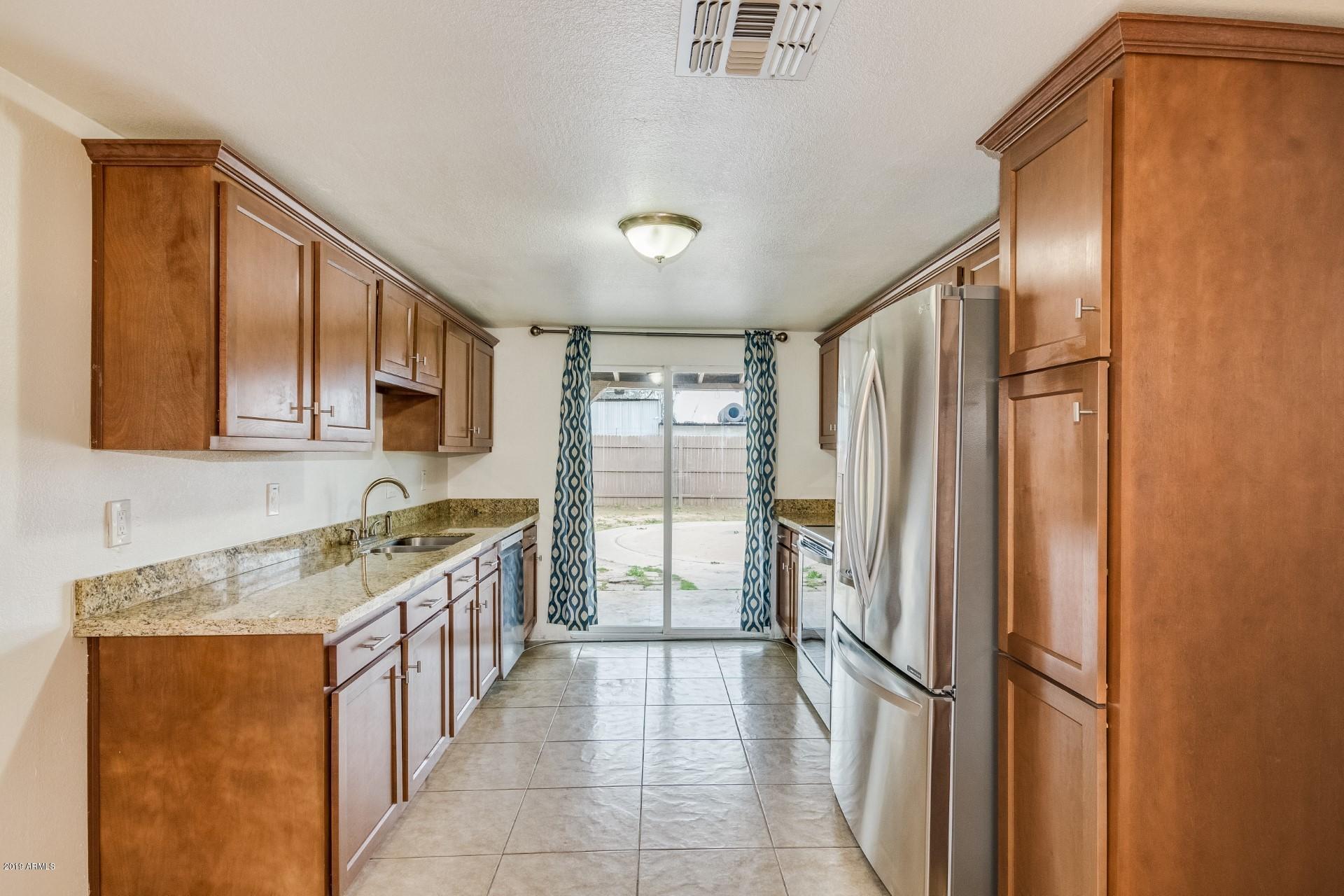 3115 West Almeria Road Phoenix, AZ 85009 - Photo 8 of 20 0007-Almeria (5)